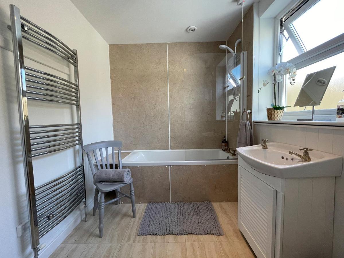 7 Castle Terrace * Dolwyddelan